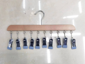 PERCHERO CON PRENSA DE 35.5CM