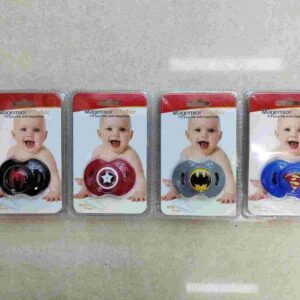 BEBE CHUPETA PARA BEBE